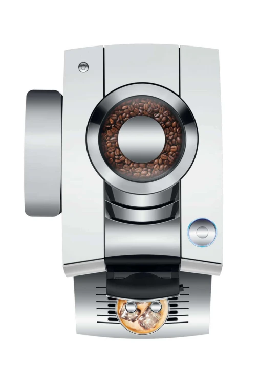 Ekspres Jura Z10 w kolorze Aluminium White - bieli z aluminium, zaprezentowany od góry, z widokiem na zbiornik ziaren oraz rotary switch, ze szklanką kawy Cold-brew