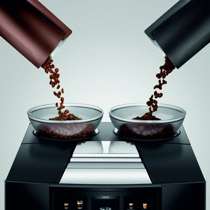 SoMe_GIGA10_det_Di-Bl_beancontainer_filling-both_1200x1200px.jpg
