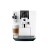 Ekspres Jura J6 w kolorze Piano White, zaprezentowany od frontu z kawą latte macchiato