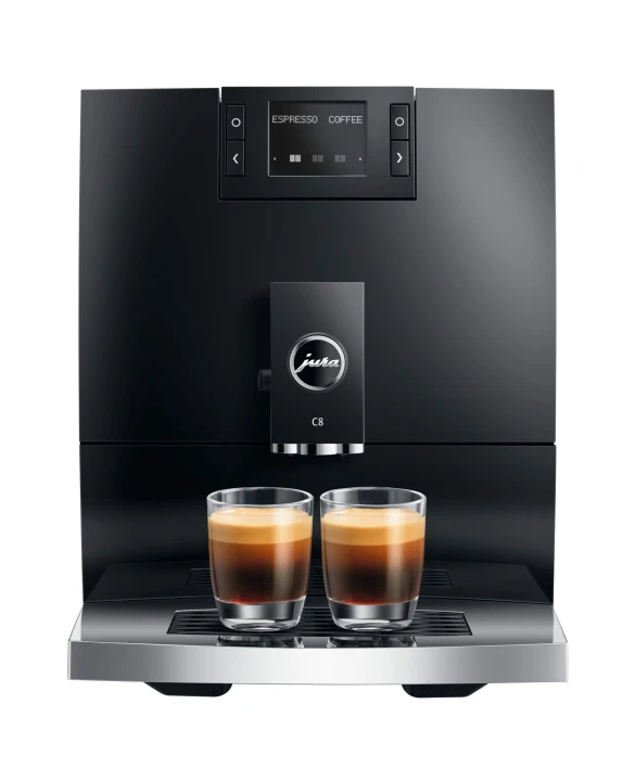 Ekspres Jura C8 EA w kolorze Piano Black, zaprezentowany od frontu z dwiema szklankami espresso