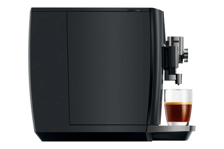 Ekspres Jura J10 w kolorze Piano Black, widok na lewy bok ekspresu