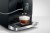Ekspres Jura C9 EA w kolorze Piano Black, prezentacja wykonania kawy cappuccino