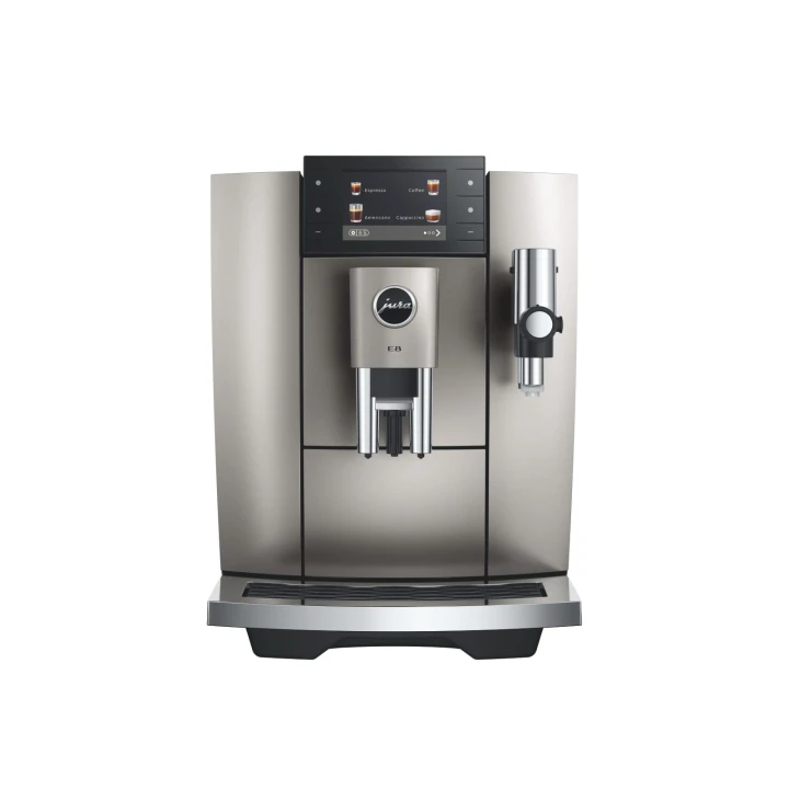 Ekspres Jura E8 ED w kolorze Midnight silver - srebrnym, zaprezentowany od frontu z widocznym ekranem 3,8 cala.