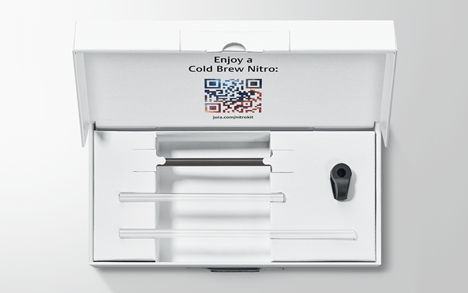 Prezentacja zawartości zestawu Cold Brew Nitro KIT: adapter, wężyk i dwie szklane rurki