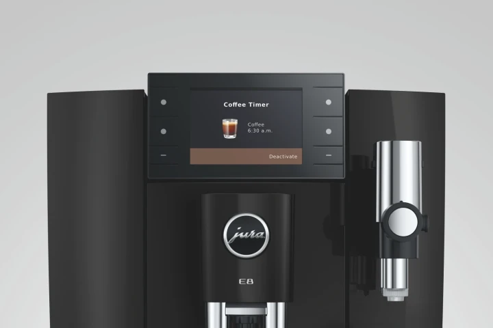 Ekspres Jura E8 ED w kolorze Piano Black, zaprezentowany z opcją Coffee Timer