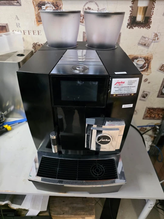 GIGA X8c 290_E 01.jpg