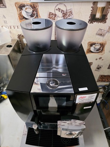 GIGA X8c 290_E 02.jpg