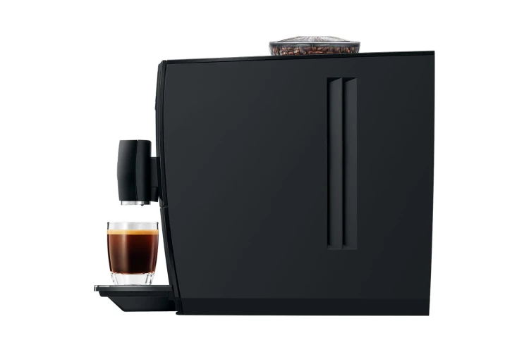 Prezentacja prawego boku ekspresu Jura A8 Piano Black